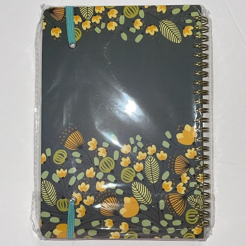 2024-2026 Monthly Planner - Floral Design
